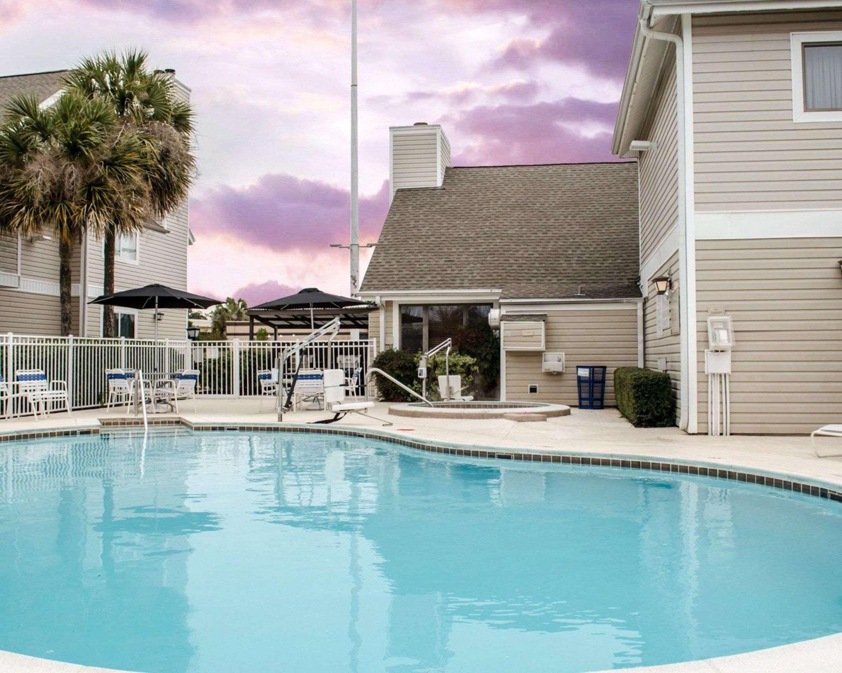 Mainstay Suites Pensacola Ferry Pass Exterior foto