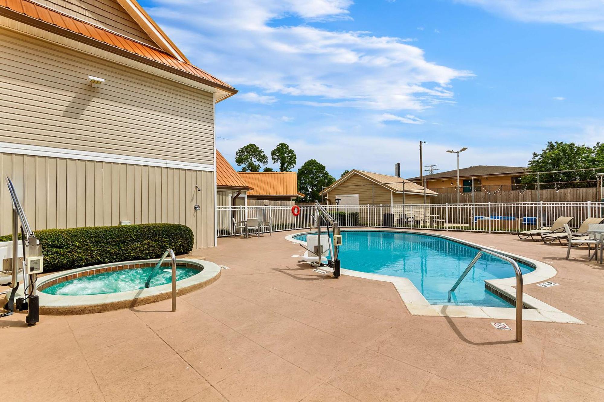 Mainstay Suites Pensacola Ferry Pass Exterior foto